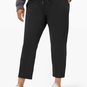 Lululemon On The Fly 7/8 pant 25” Black **LAST CHANCE**